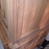 Walnut bonnet in sandblasted rocaille style