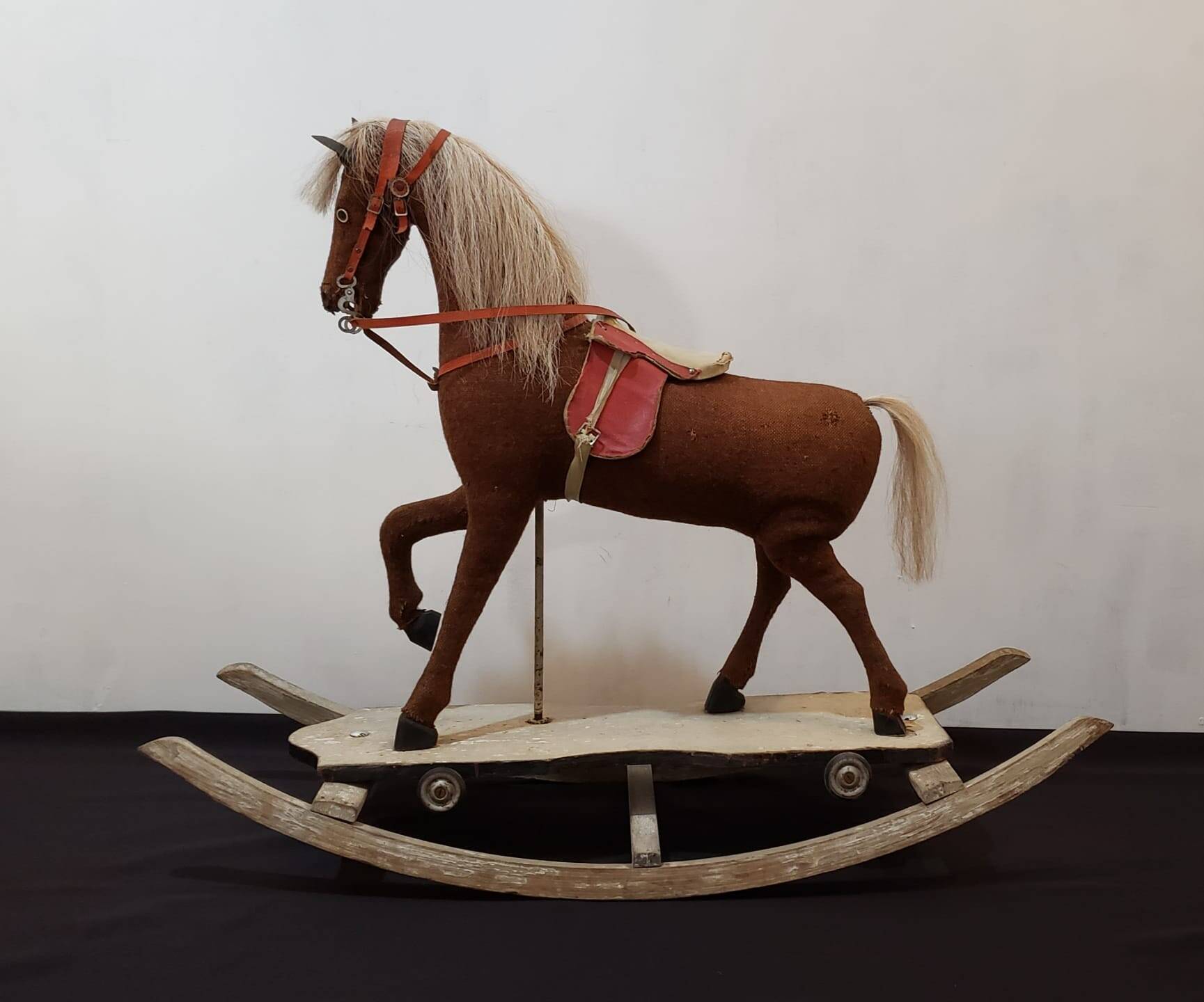 Rocking horse made of wood, fabric and natural horsehair, 1940-1950