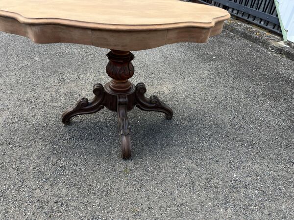 Table violon ancienne brute — pied central sculpté