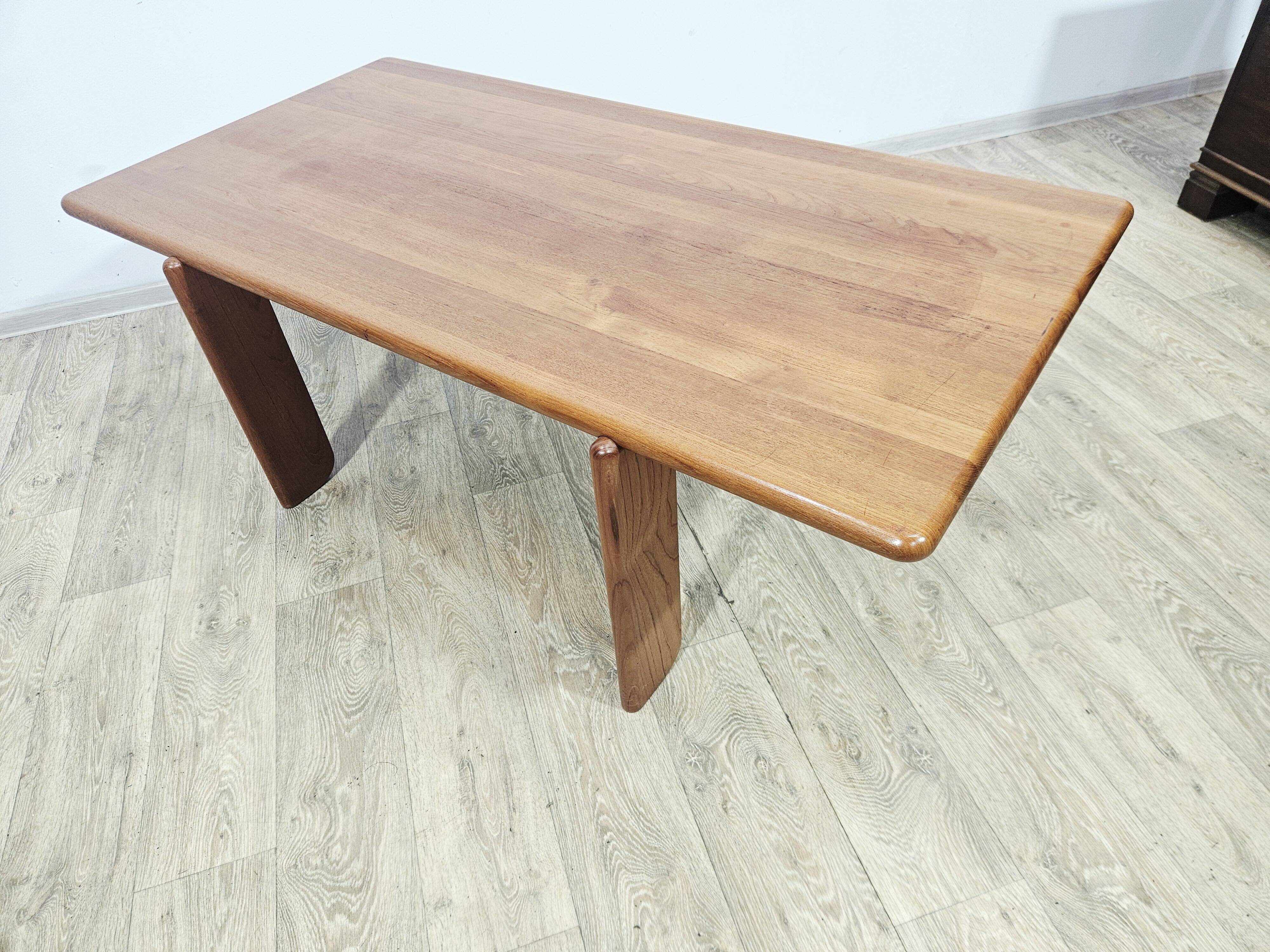 Table basse en teck massif danois / Style Mid-Century Modern / Années 1970.