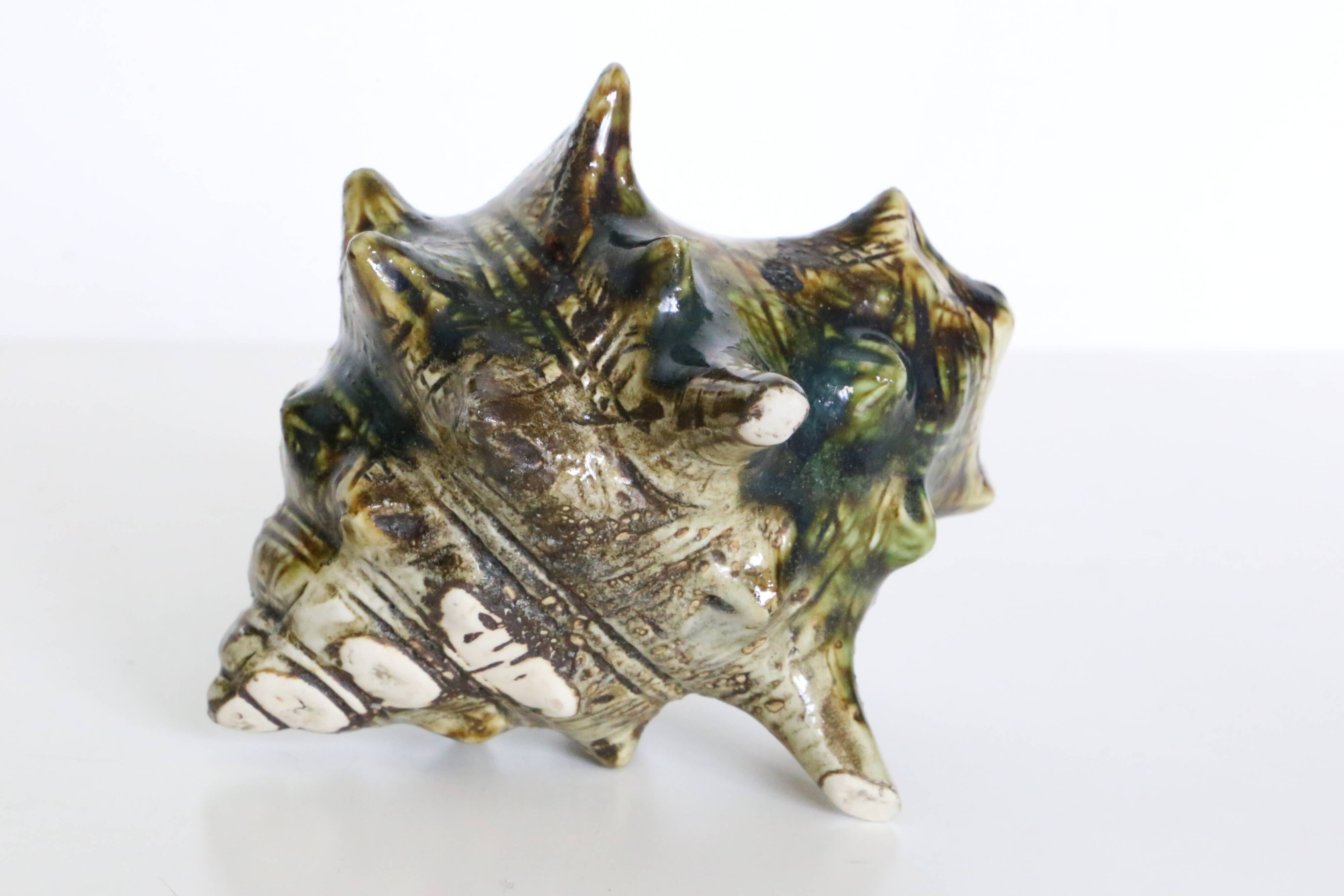 Kitsch ashtray, ceramics, shell shape, 50s