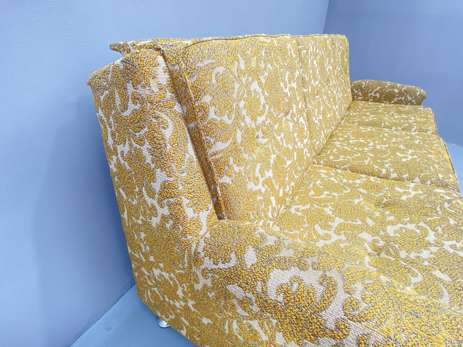 Canapé pliant rembourré du milieu du siècle, années 1970, Europe centrale