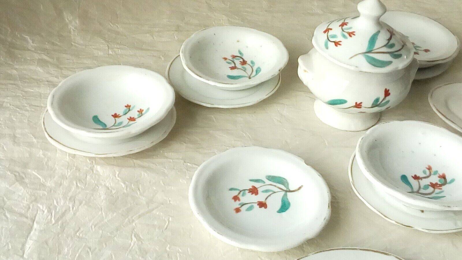 Earthenware dinette table service floral decor