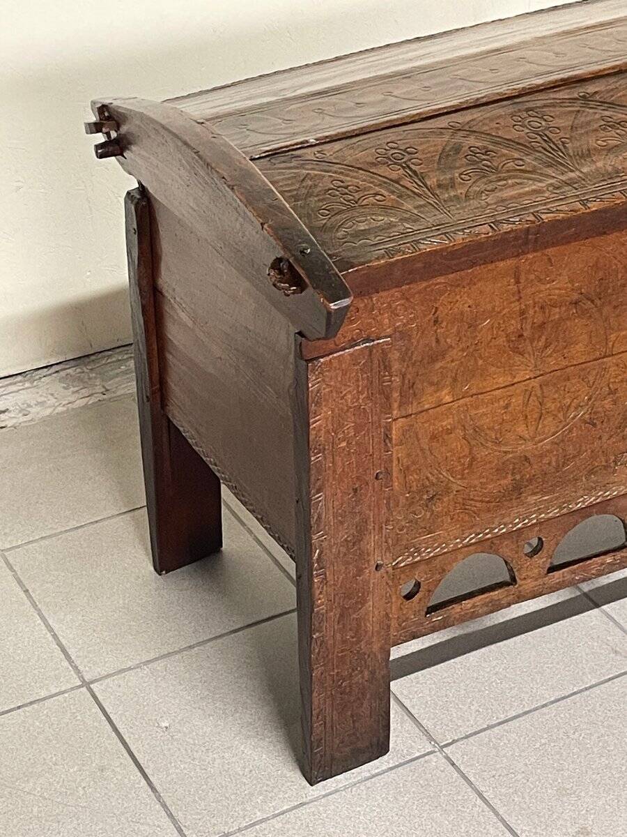 Antique beech chest of drawers, 19th century