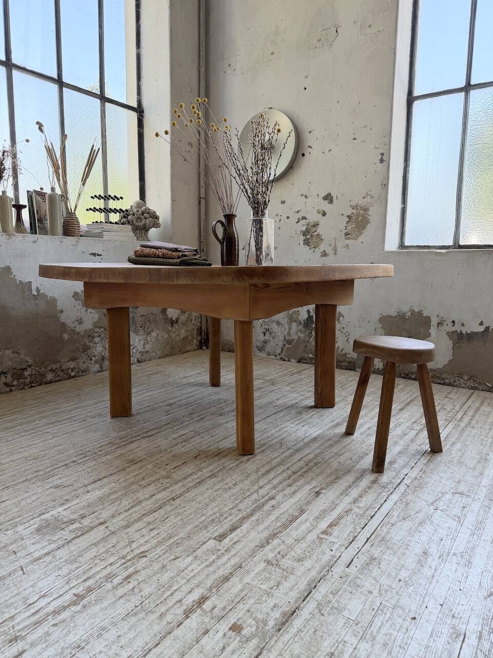 Round XL constructivist table