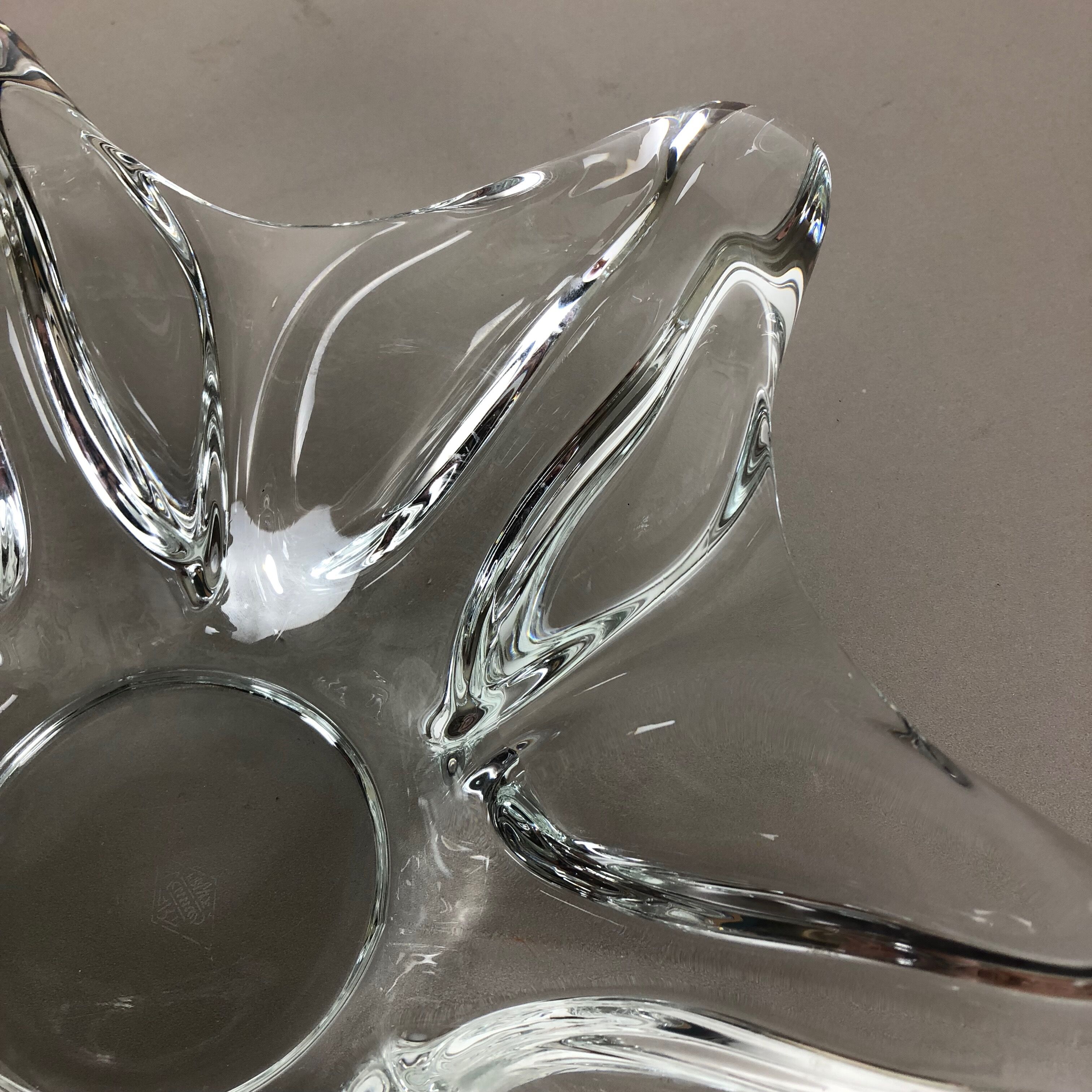 Large French Floral Crystal Glass Shell Bowl by Art Vannes, France, 1970s