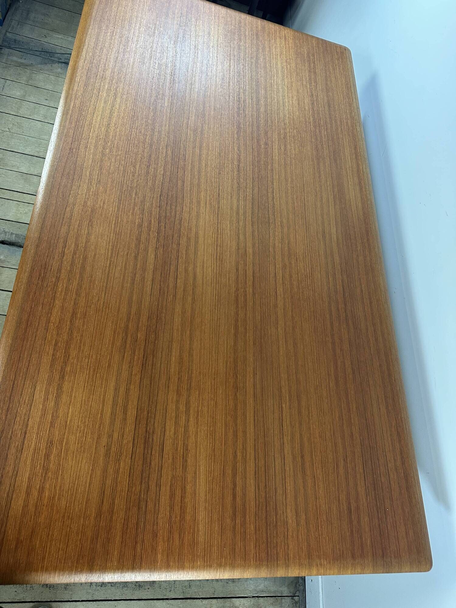 Vintage Scandinavian teak dining table 1970s – 2 integrated extensions