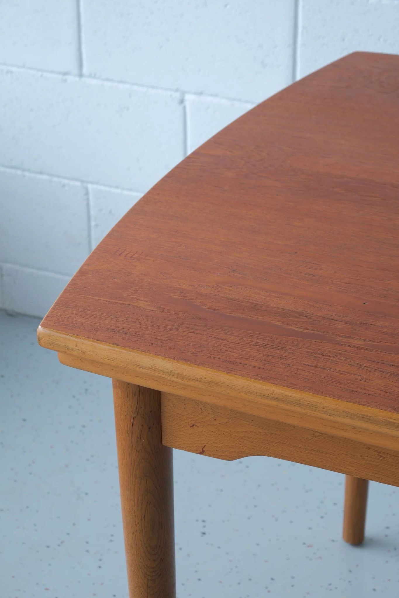 Dining table in Danish oak and teak.