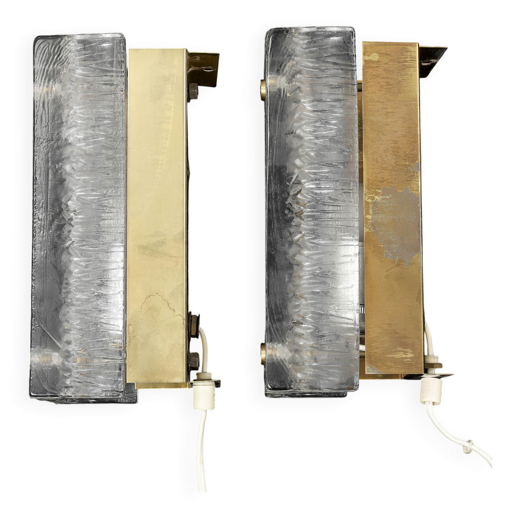 Pair of Orrefors wall lights in cast glass and brass, Sweden 1960.
