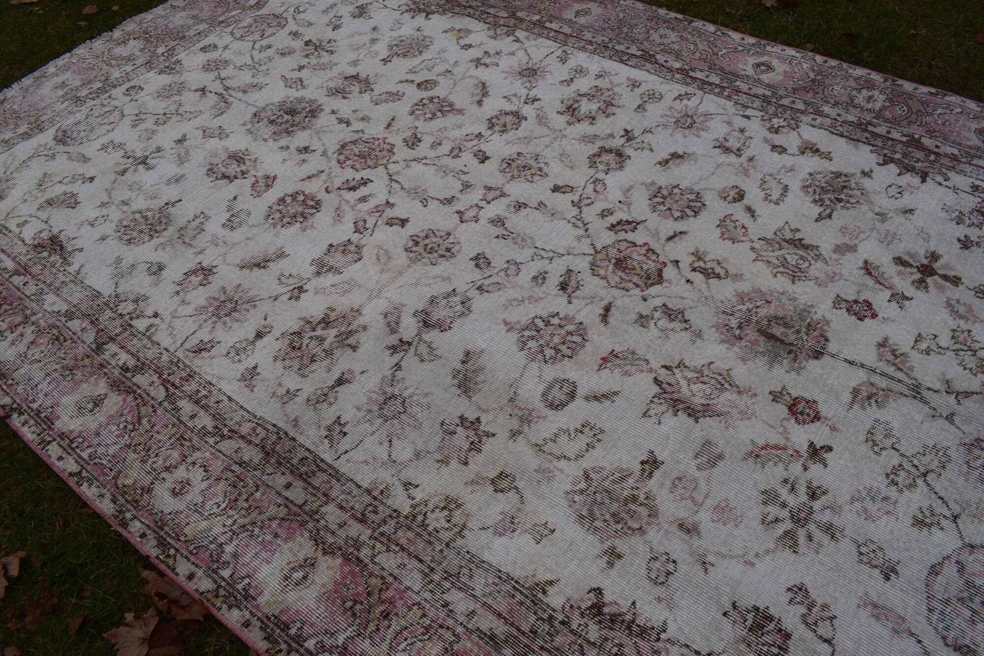 Vintage Turkish Oushak rug 195x305 cm