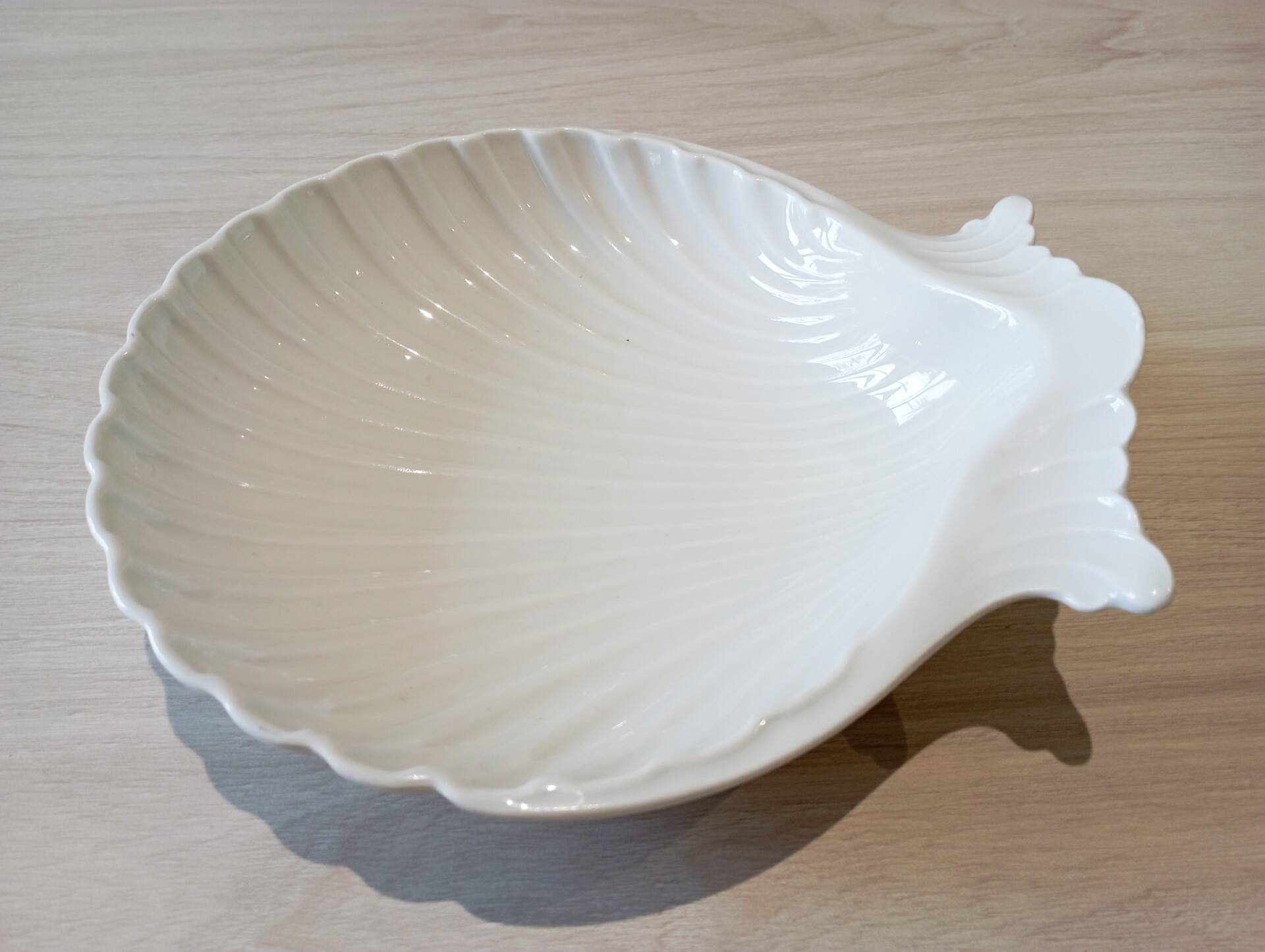 Ceramic shell dish