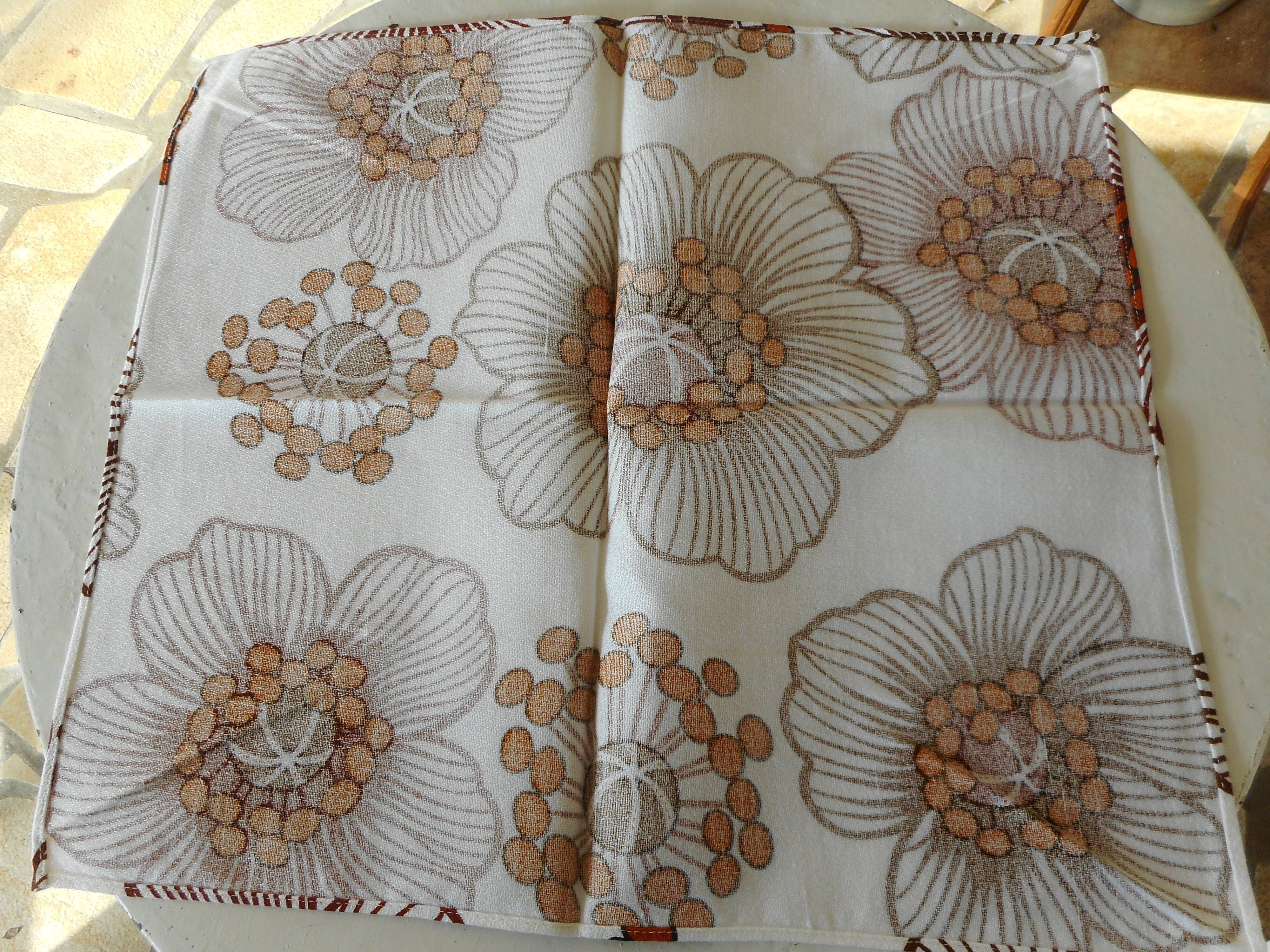 Lot de 8 serviettes de table vintage