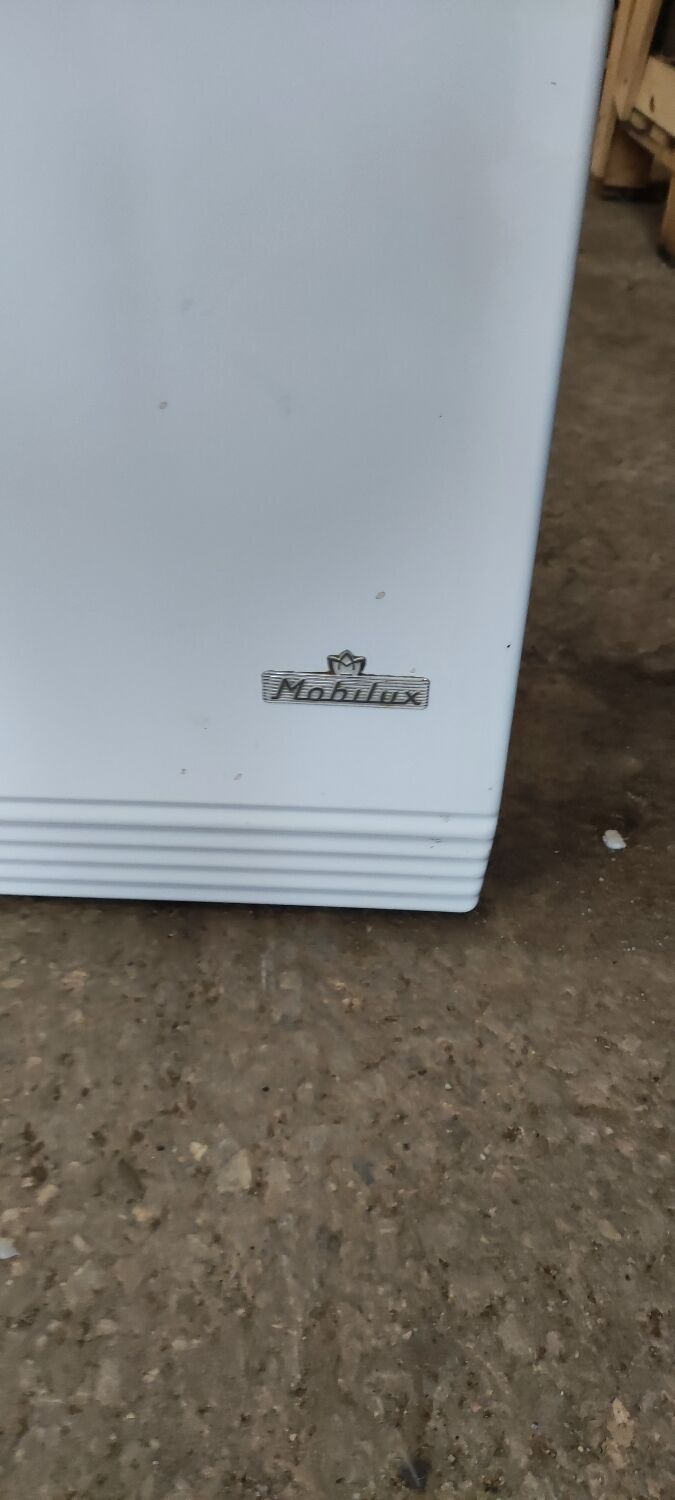 Sideboard in enamelled sheet metal two doors two drawers