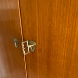 Armoire vintage pieds compas de 1957