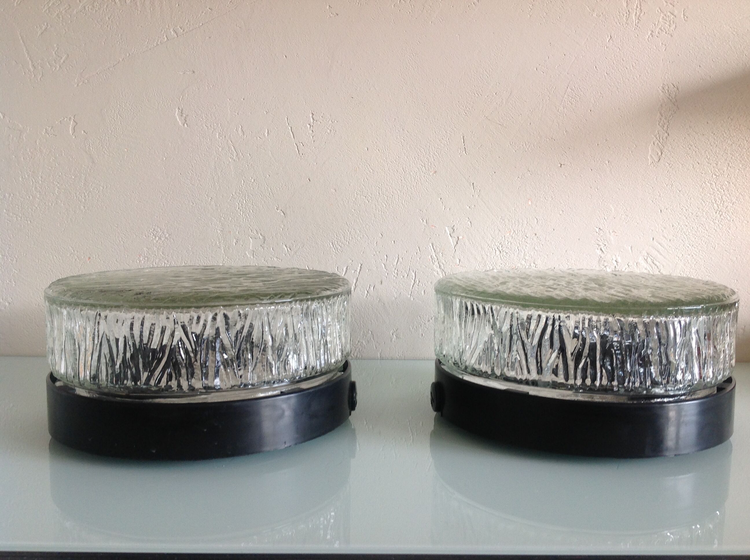 Pair of round ceiling lights in glass ice vintage 60-70s