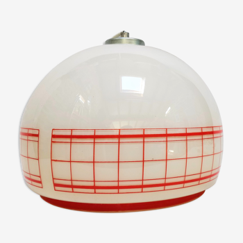 Round hanging in white and red opaline