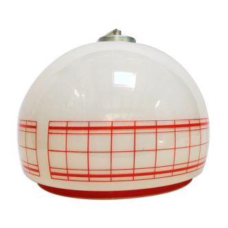 Round hanging in white and red opaline
