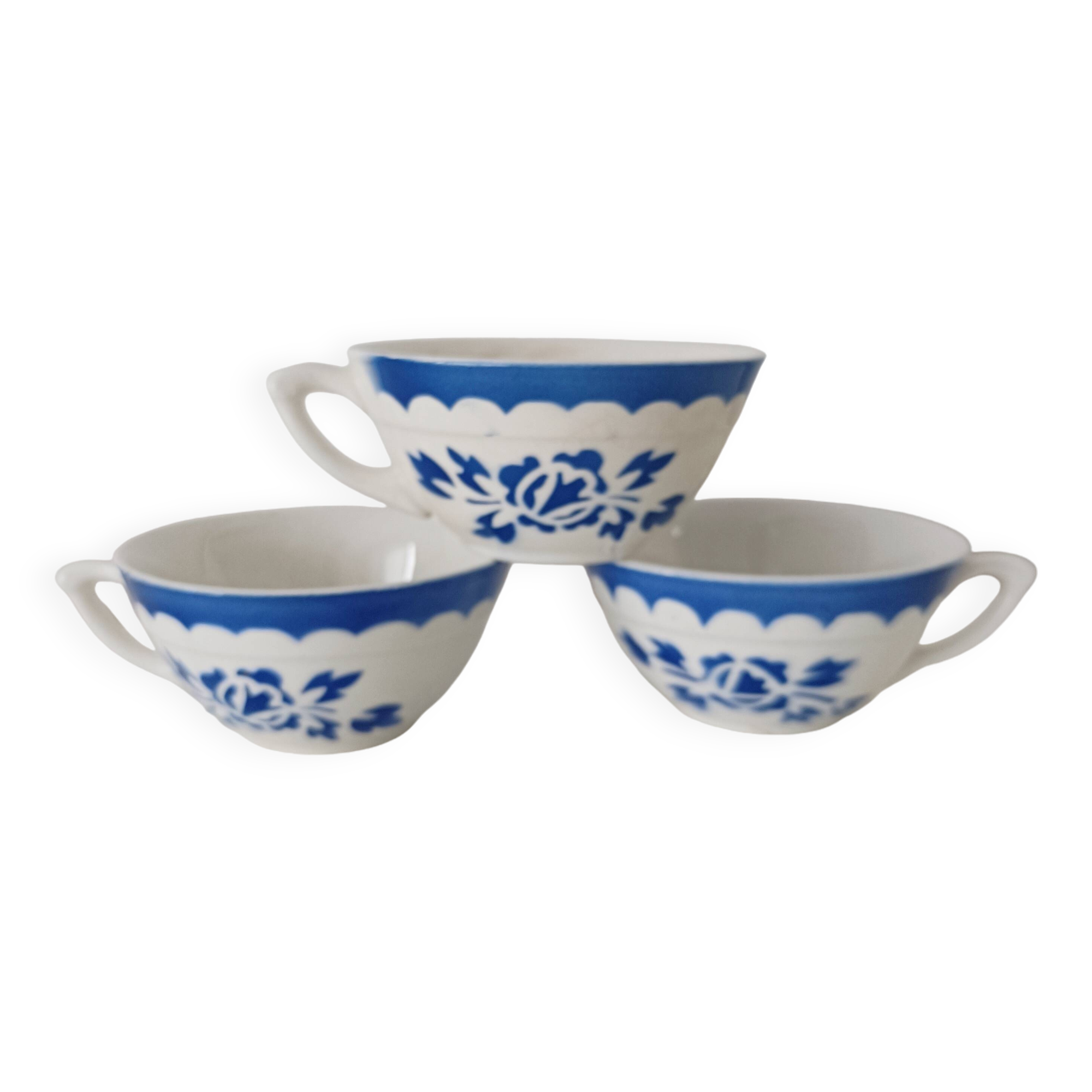 Set of 3 cups, blue floral decoration