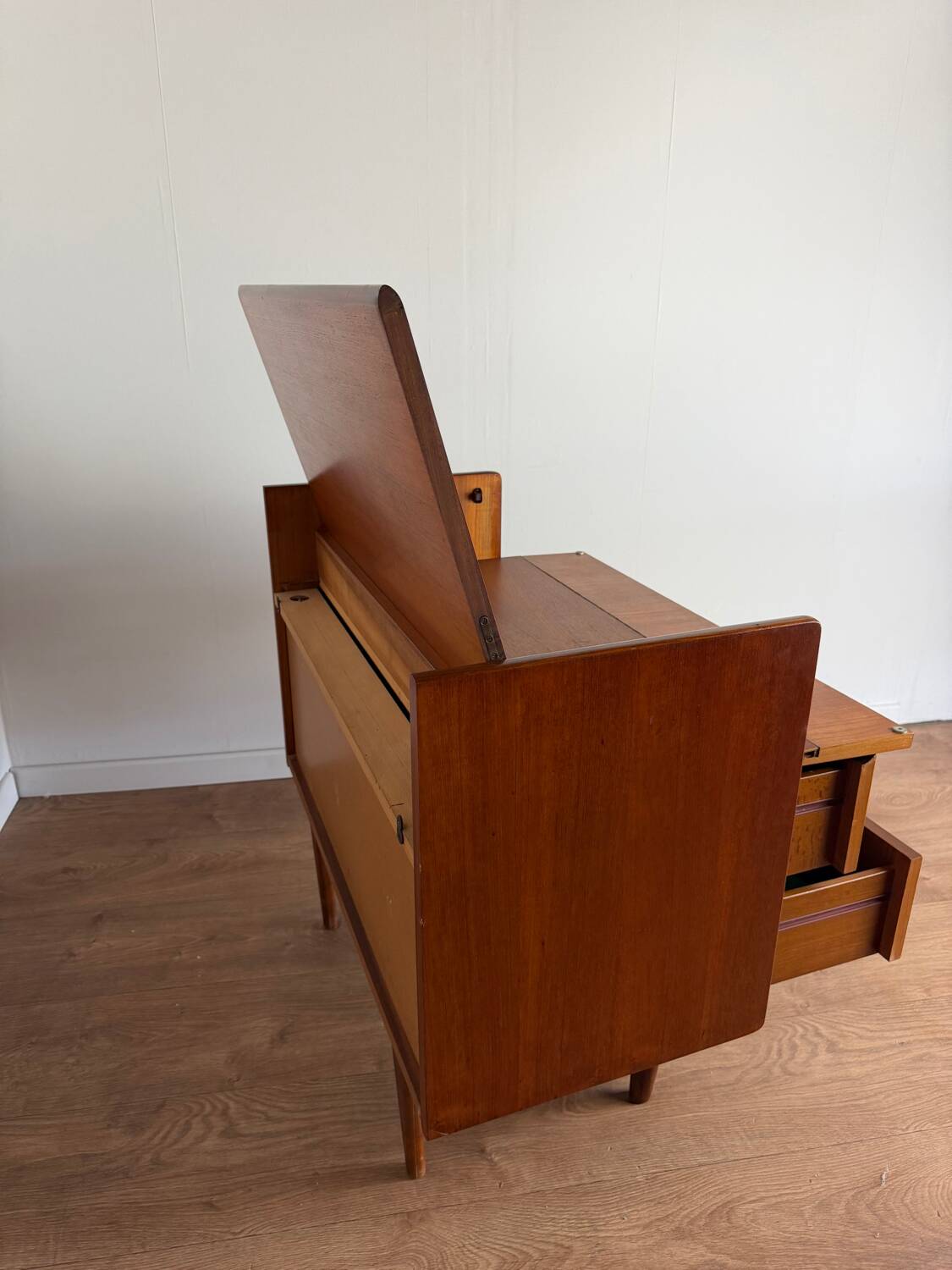 Vintage teak dressing table / chest of drawers – Scandinavian design, 1960s