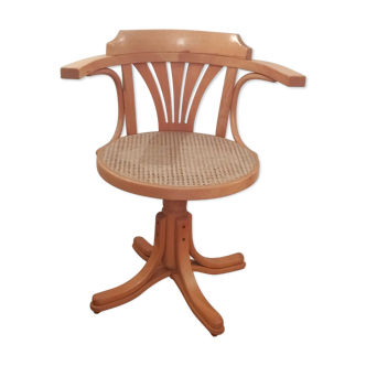 Canned swivel office chair