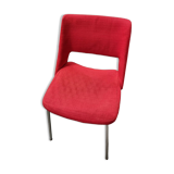 Chaise en tissu rouge