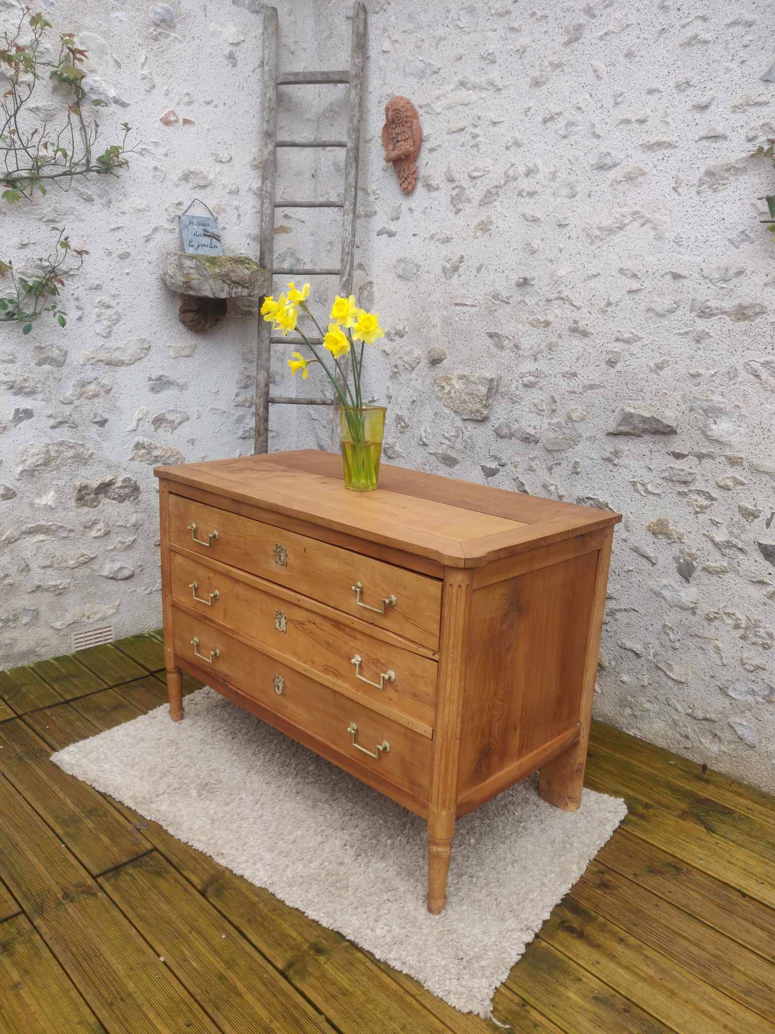 Old chest of drawers