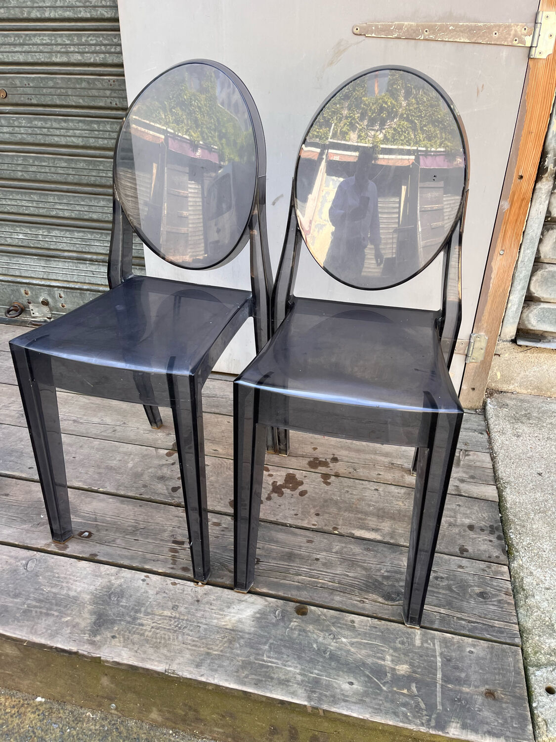Pair of chairs Victoria Ghost P Starck ed Kartel