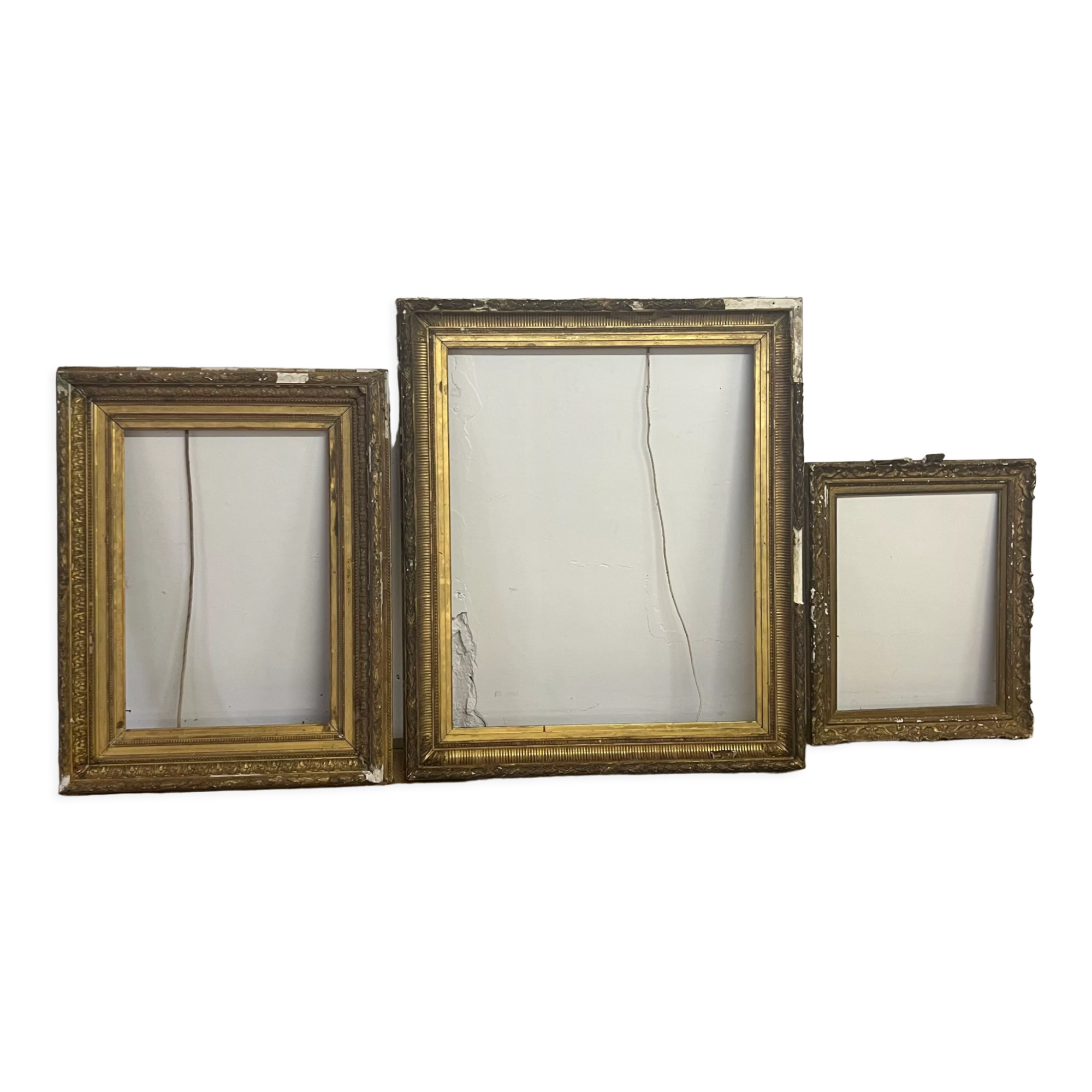 Set of 3 period frames in wood and gilded stucco