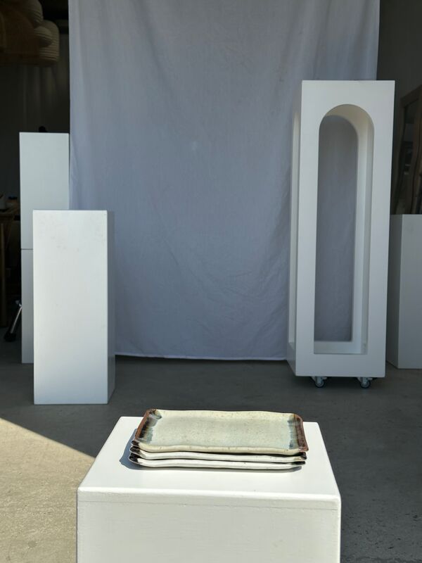 Trio de petits plats de service rectangulaires blanc et noir en céramique indonésienne 21x16