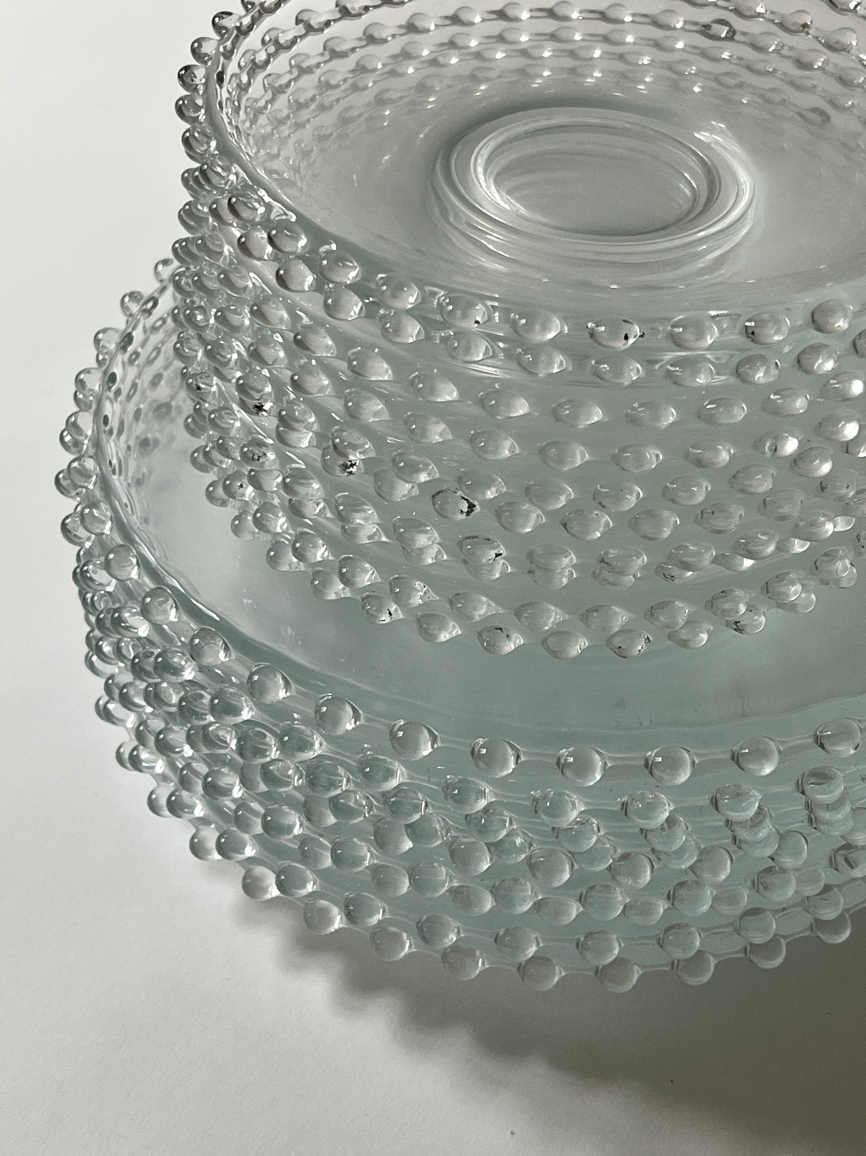 19-piece set of plates and dessert plates in bubbled glass