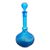 Grande carafe en verre bleu