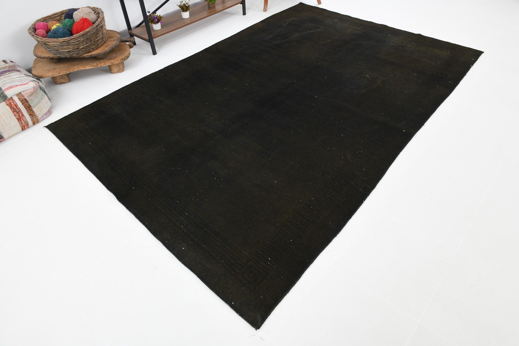 Handmade brown vintage rug 195x288cm