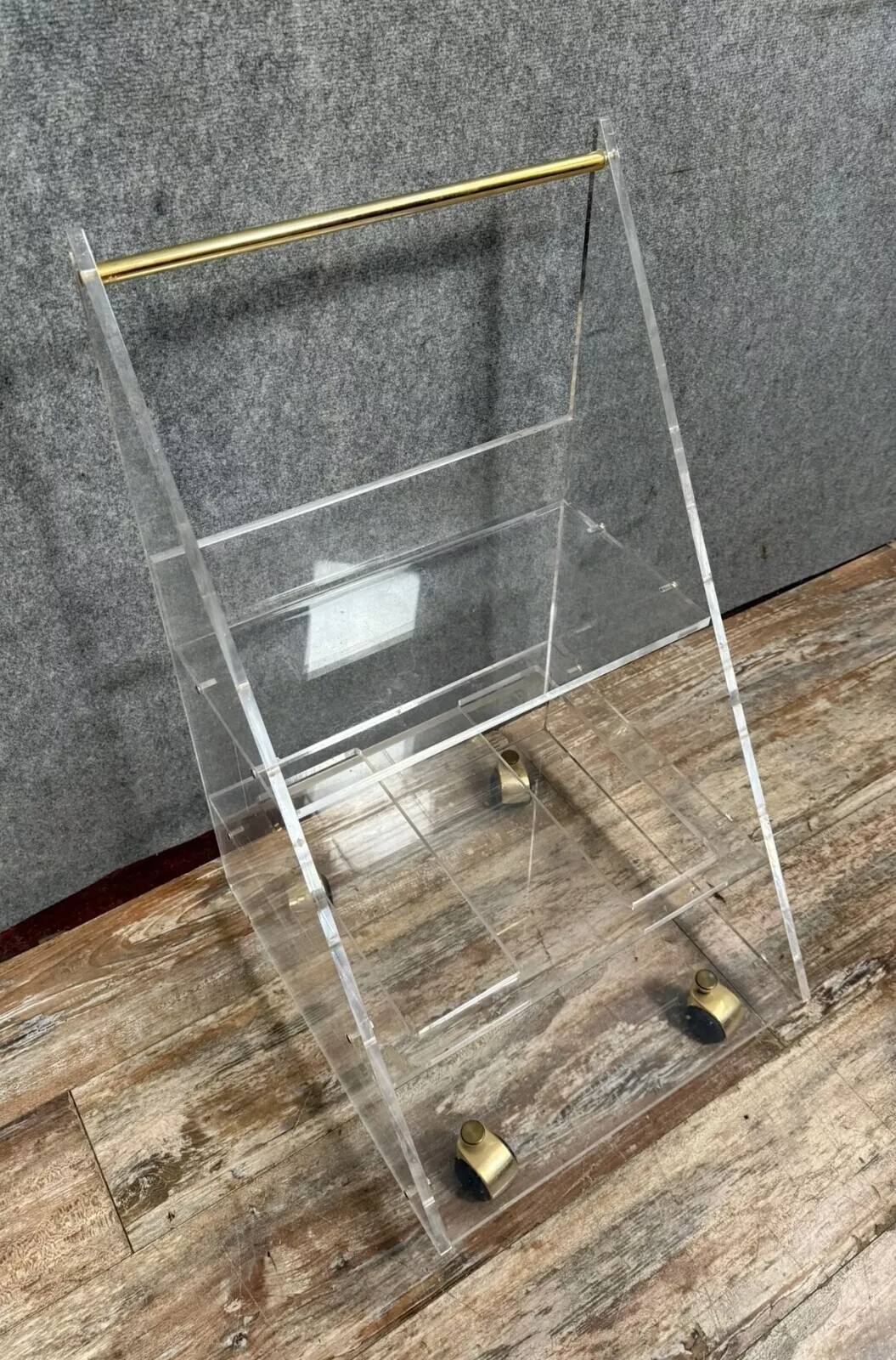 Italian work from the 1980s: bar cart on wheels in altuglas