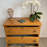 Antique chest of drawers