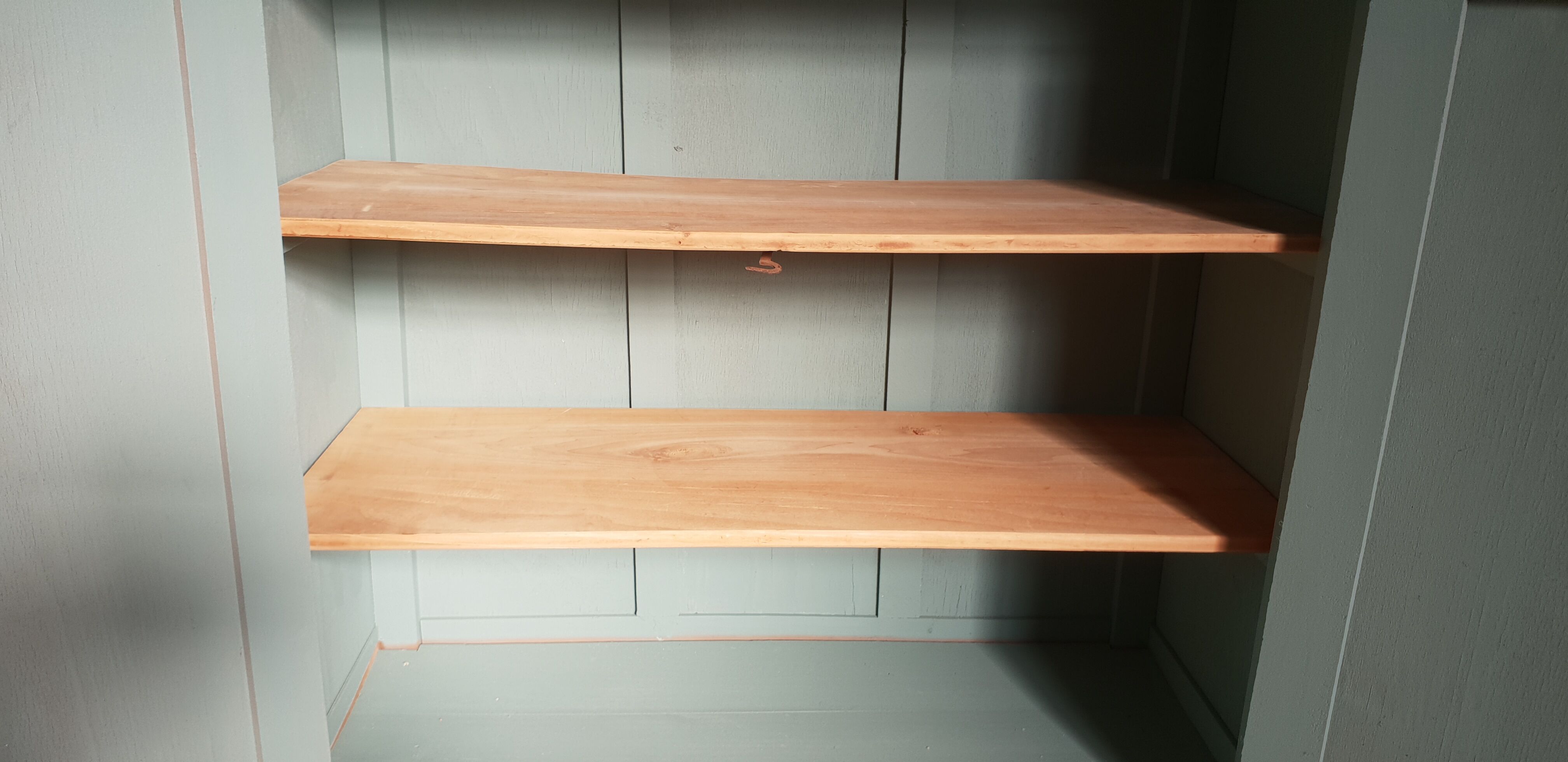 Parisian green buffet