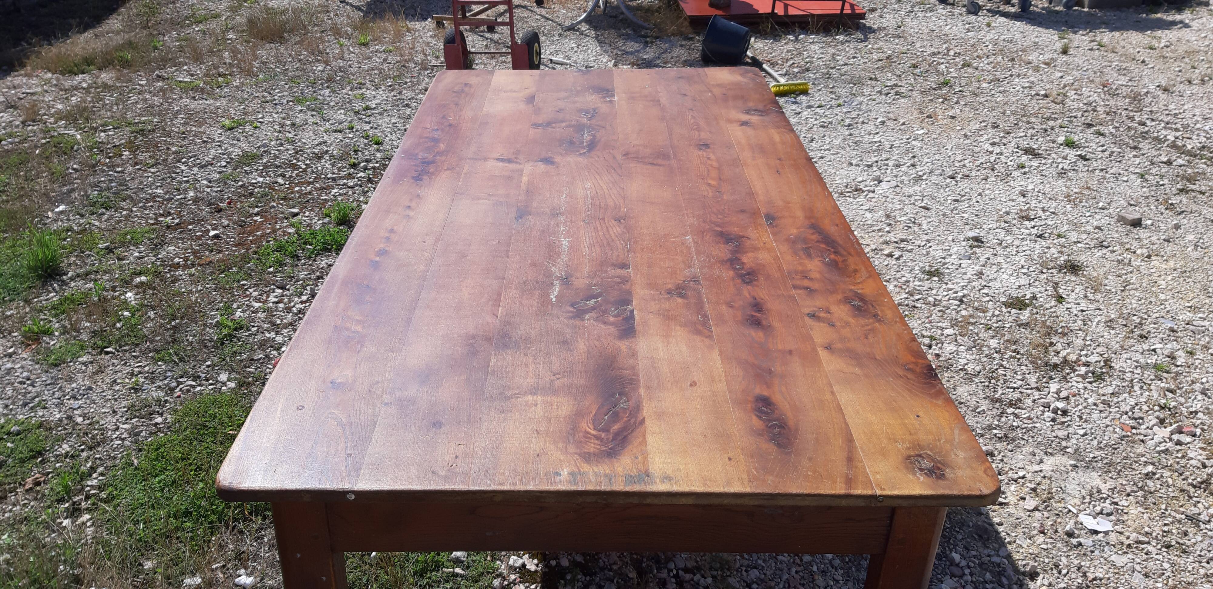 Country farm table in pine