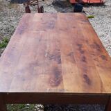 Country farm table in pine