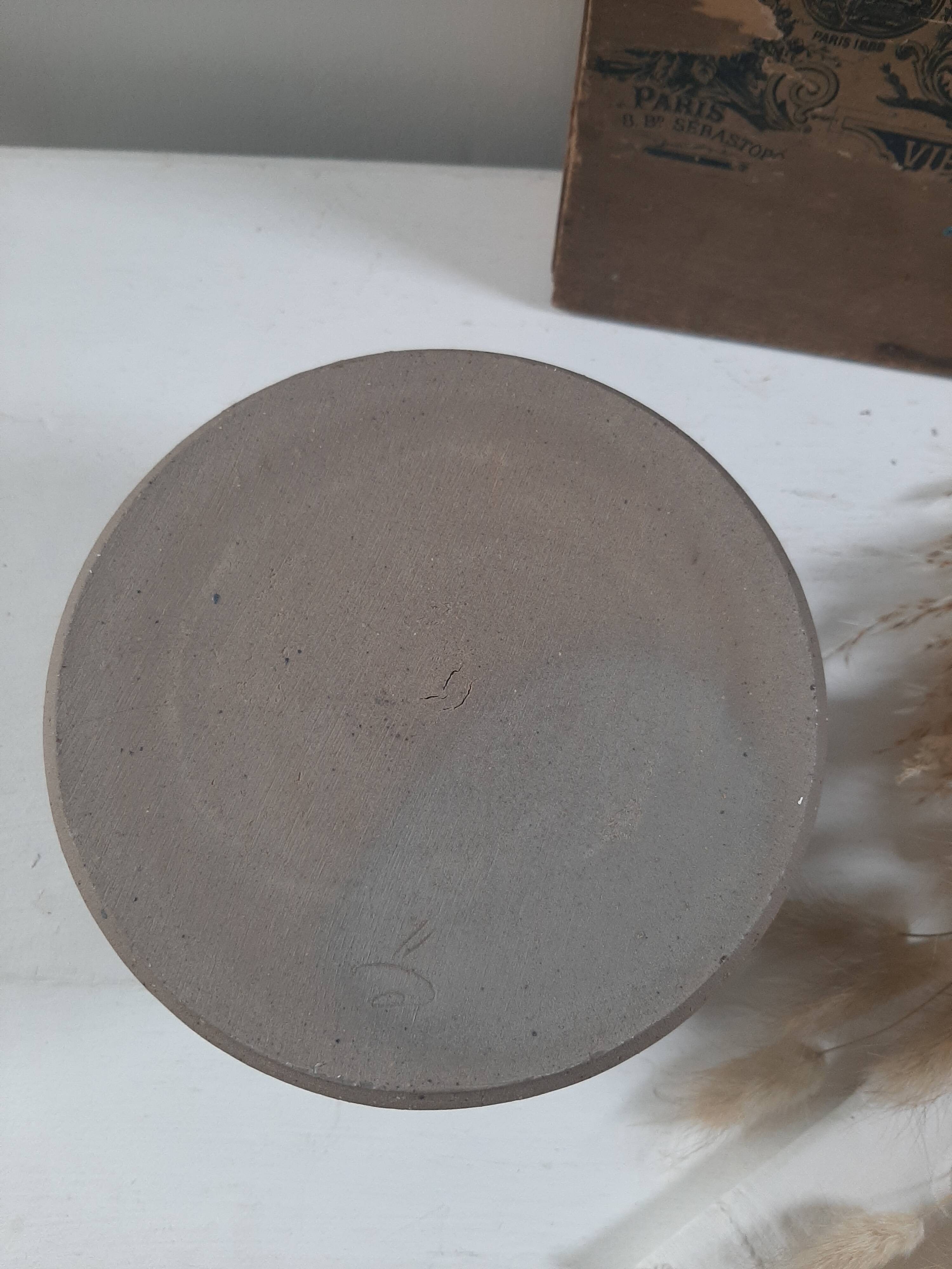 Glazed stoneware catchall