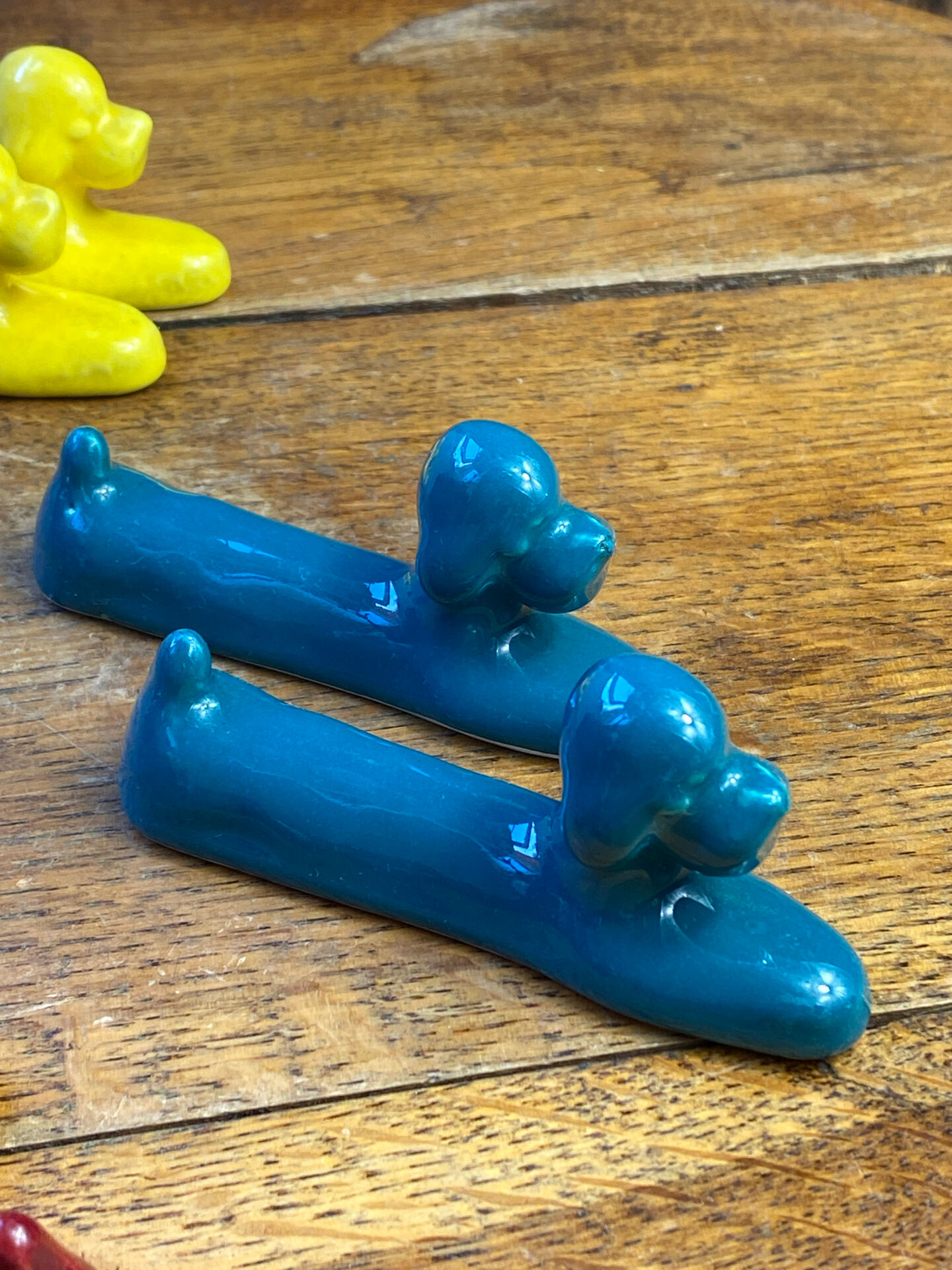 Porte-couteaux caniche en céramique