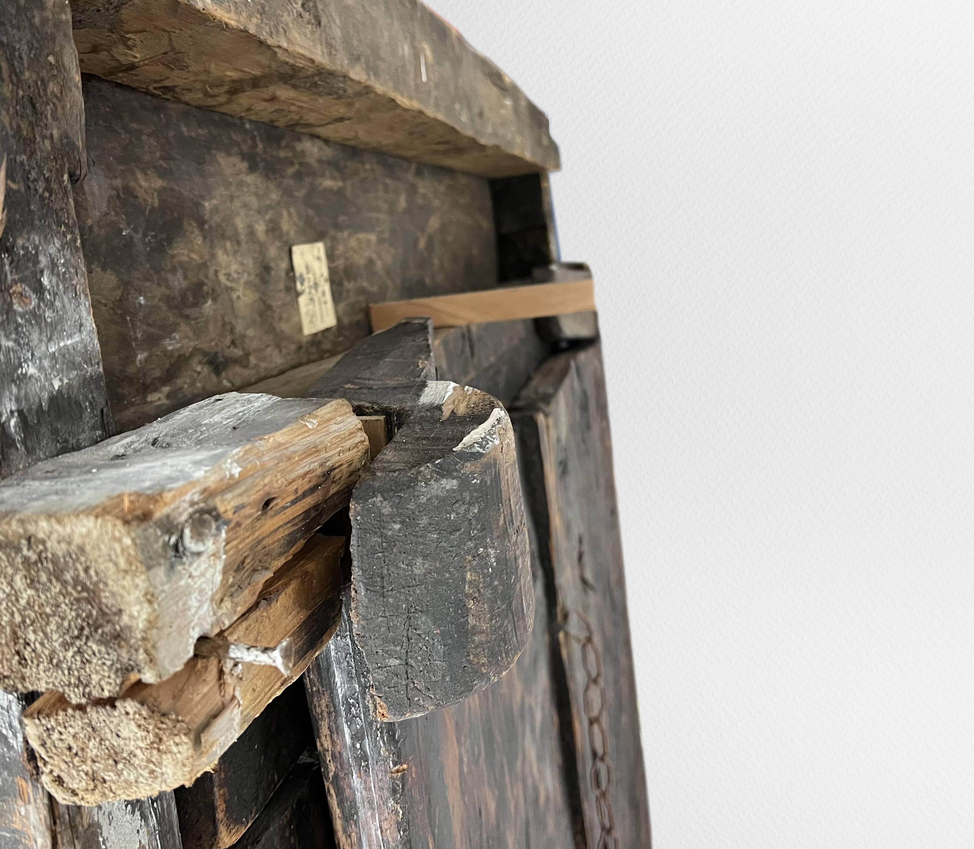 Afghan door in carved wood from the late 19th century with Palace Temple framing.