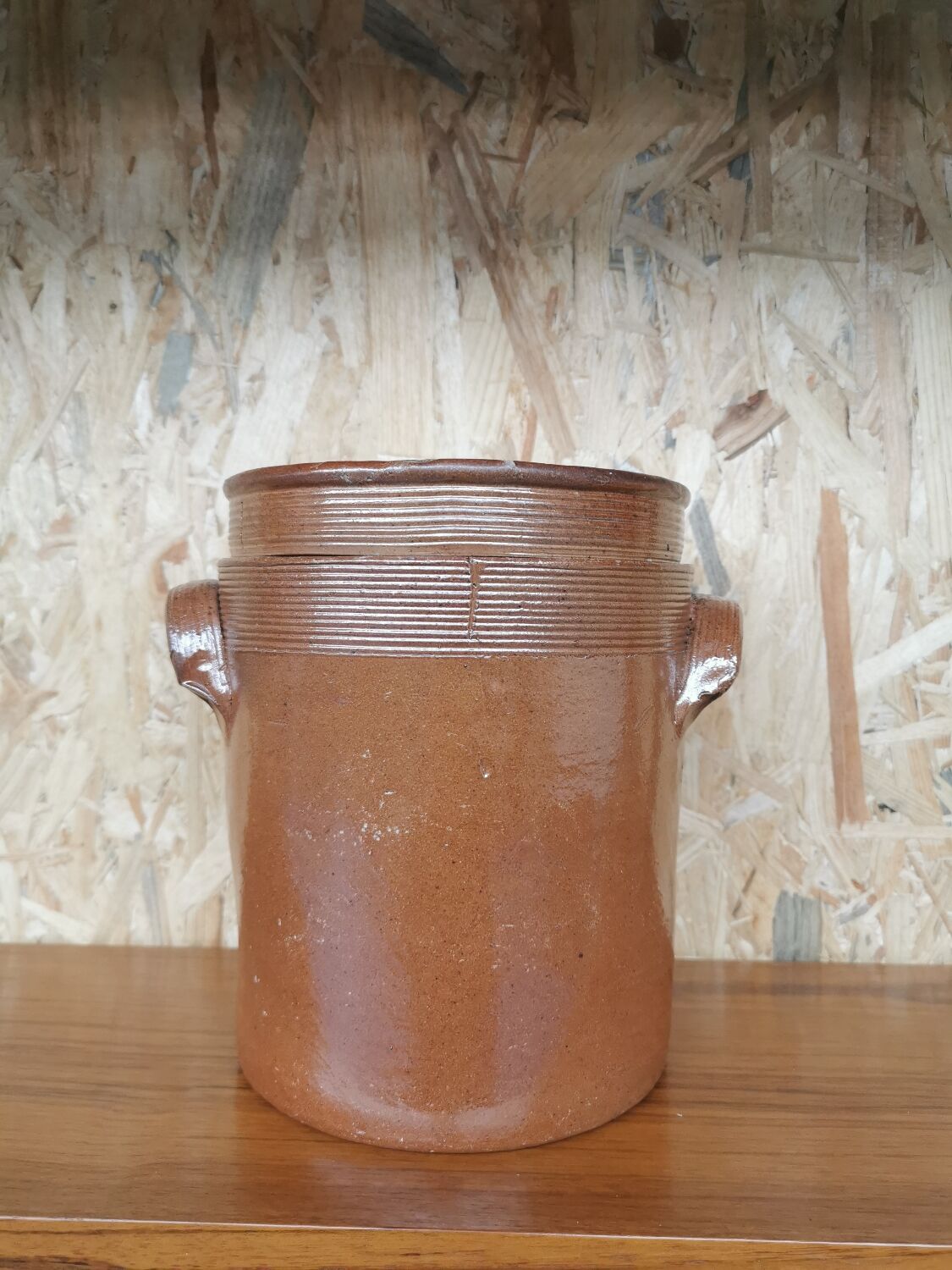 Glazed stoneware pot