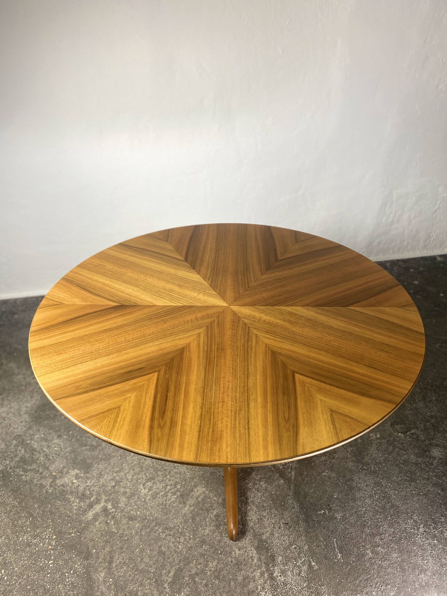 Adjustable table, Scandinavian, walnut, 1960 “Mount and Lower”.