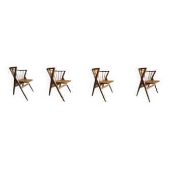 4 Chaises de bistrot en bois en forme de v
