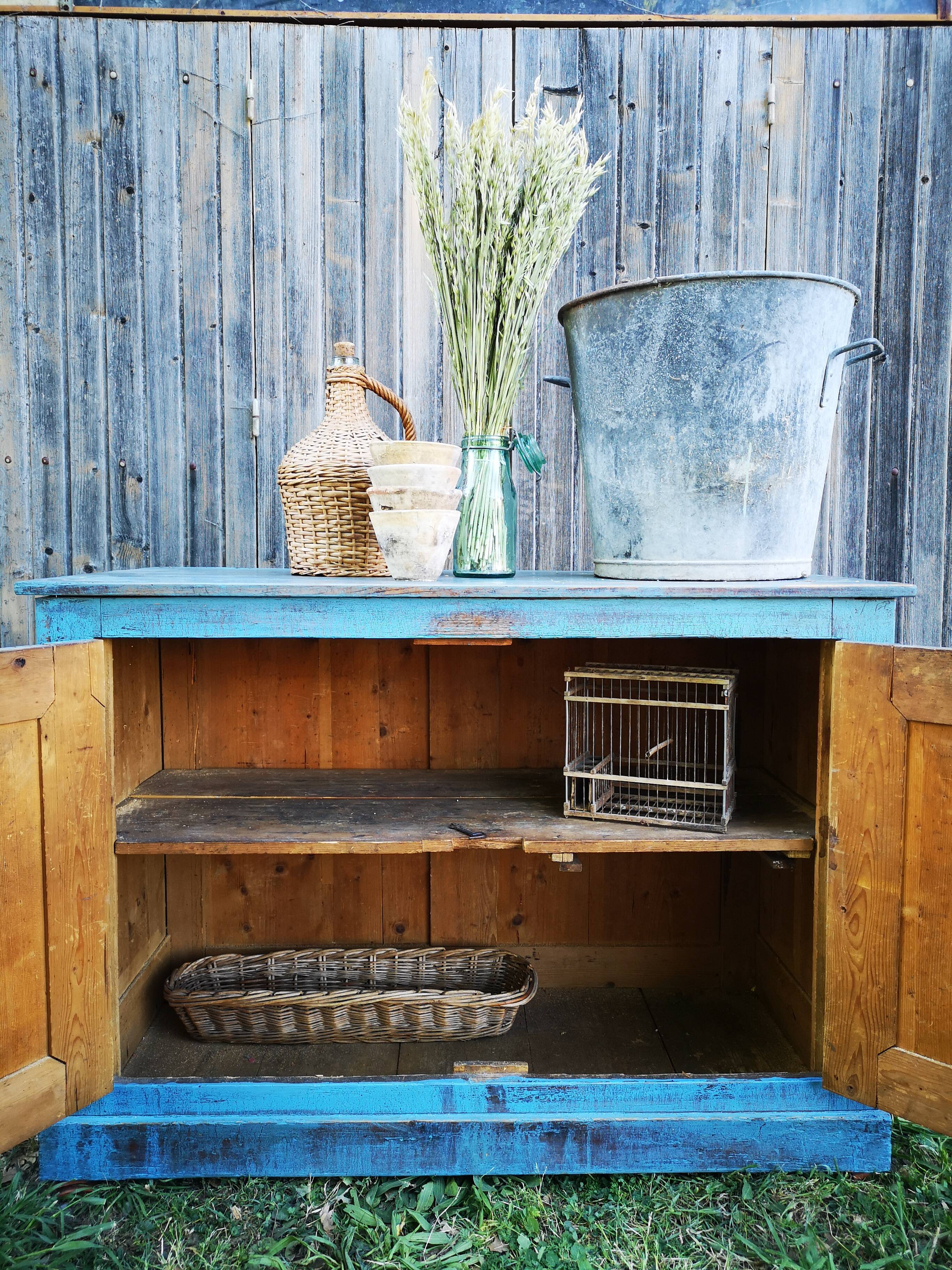 Buffet campagne patiné bleu