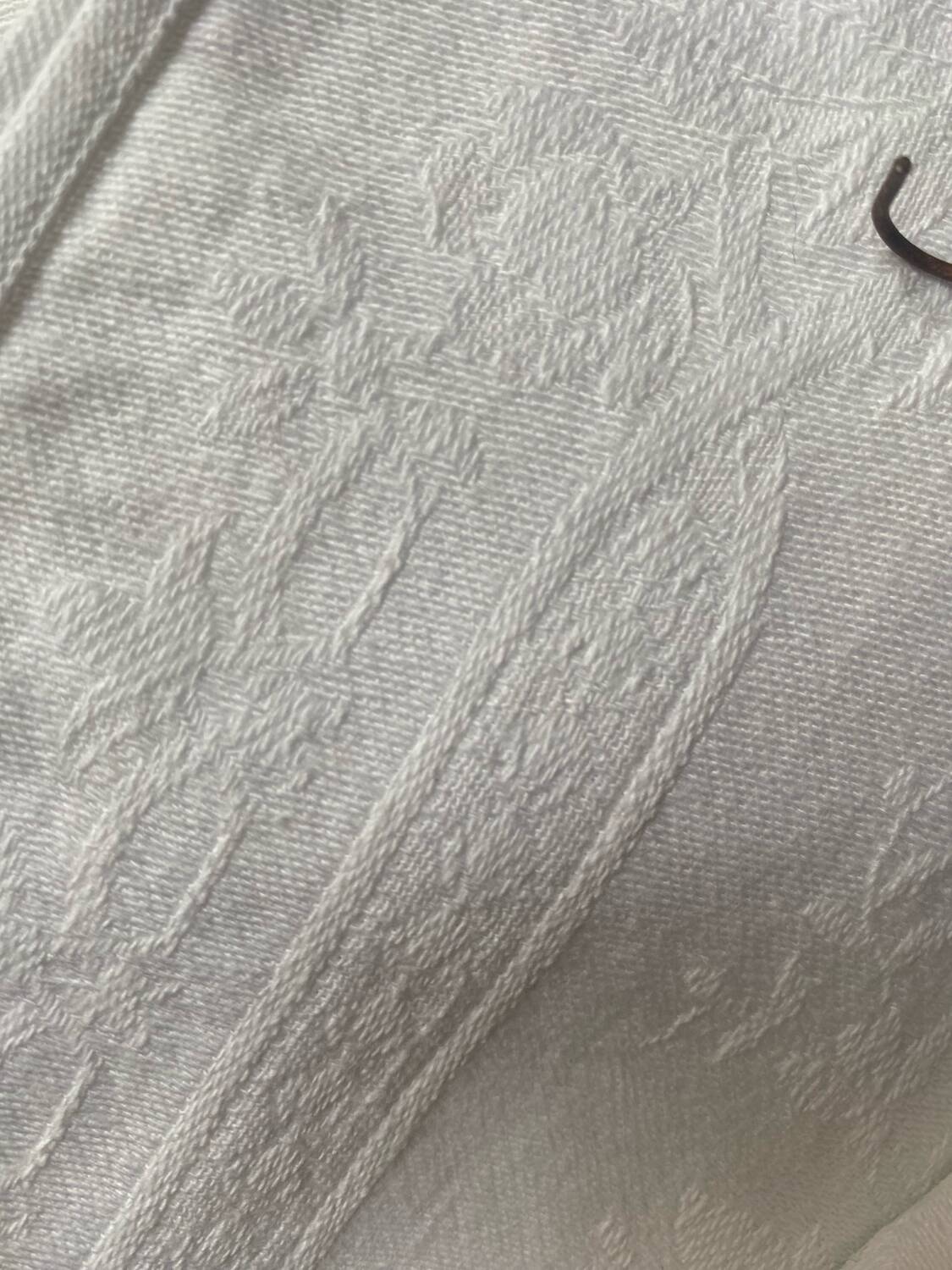 3 white tea towels in damask cotton thread with BN monogram.