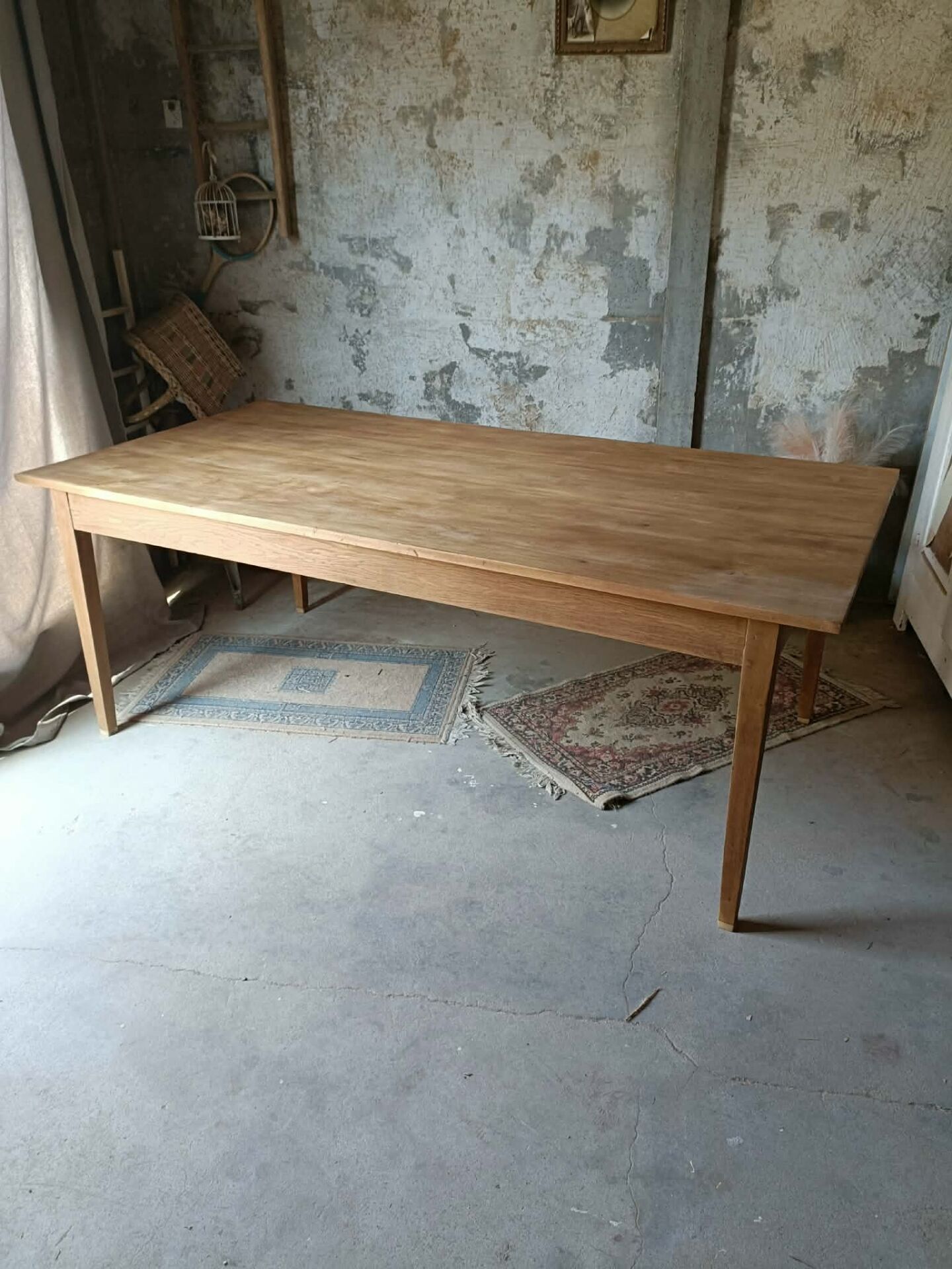 Farm table
