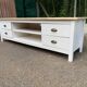 Scandinavian chic country TV unit in solid white and natural wood 160cm