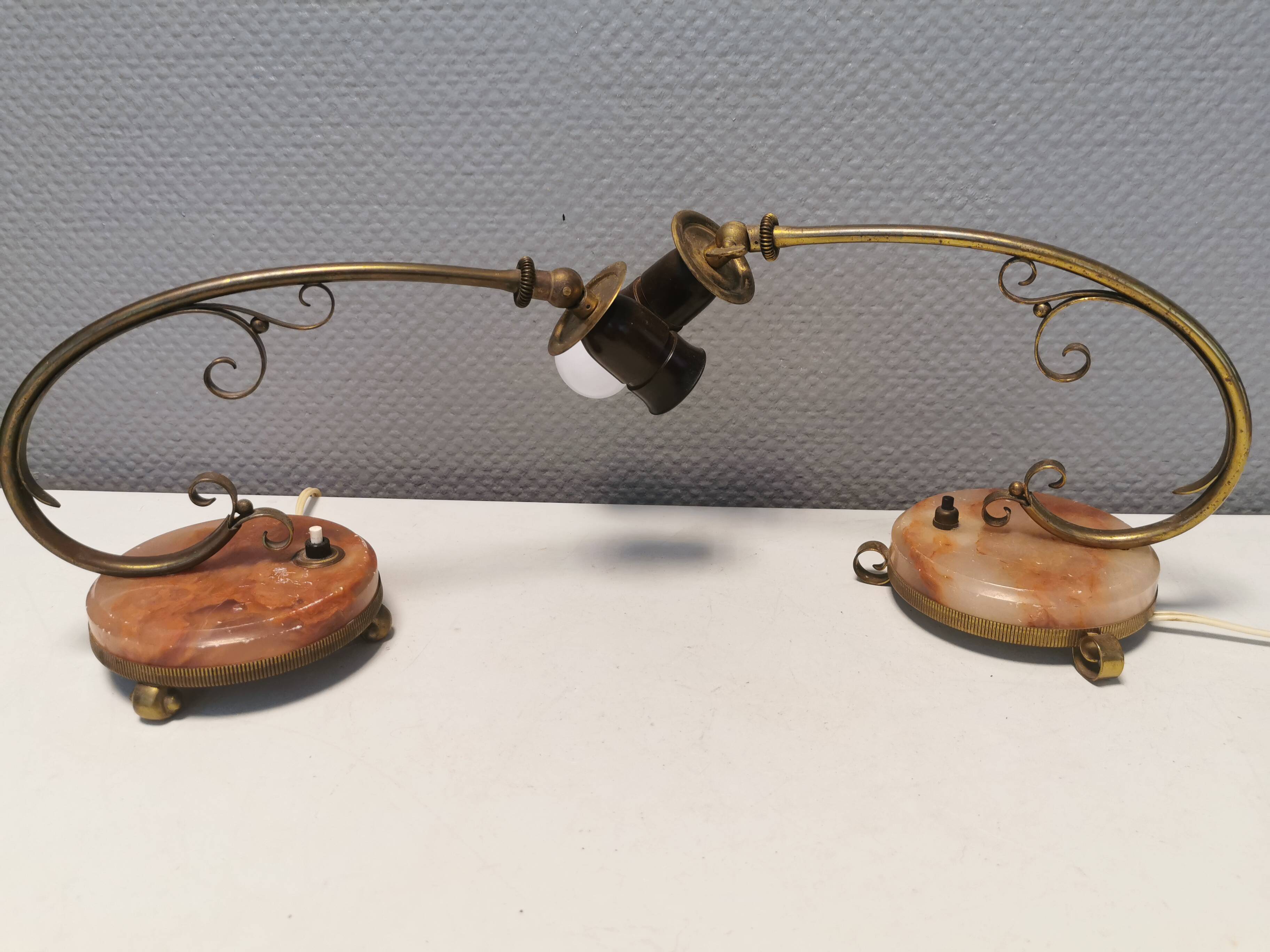 A set of very old art deco table lamps, estimated 1920s in brass and marble.