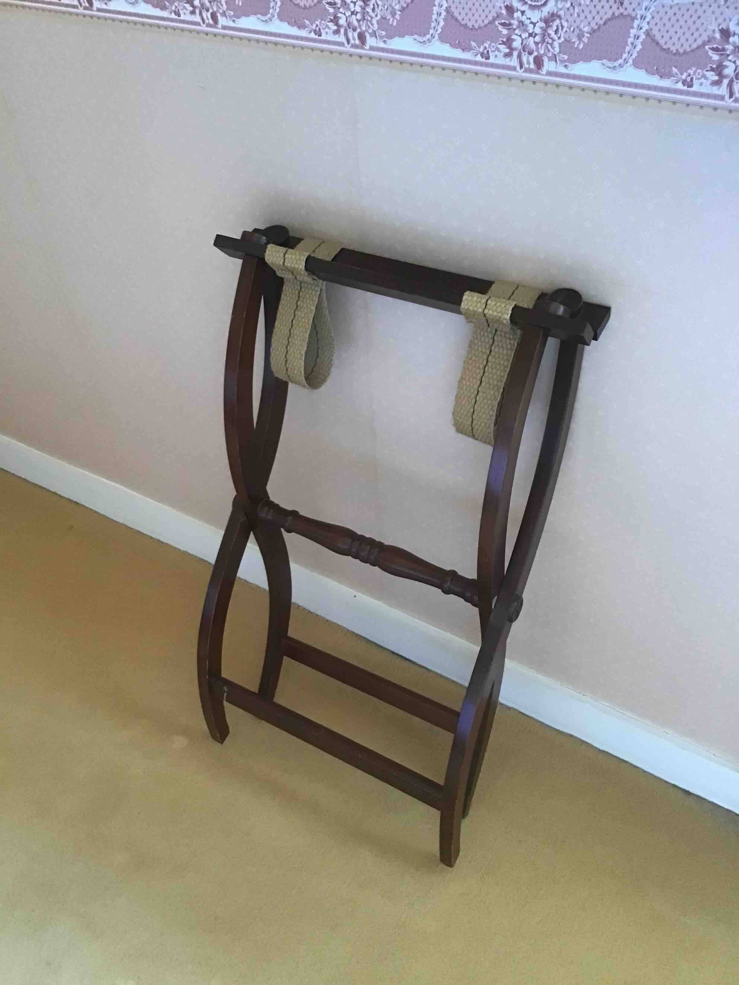 Beautiful marine table in solid mahogany, elegant and practical.