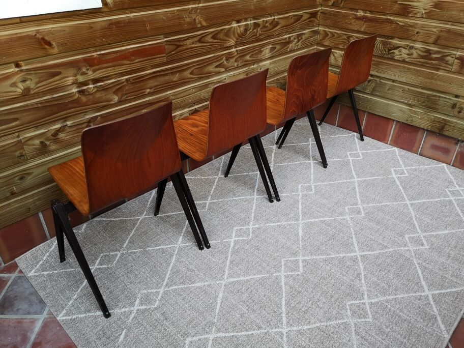 Set de 4 chaises Galvanitas s22, teinte chêne claire